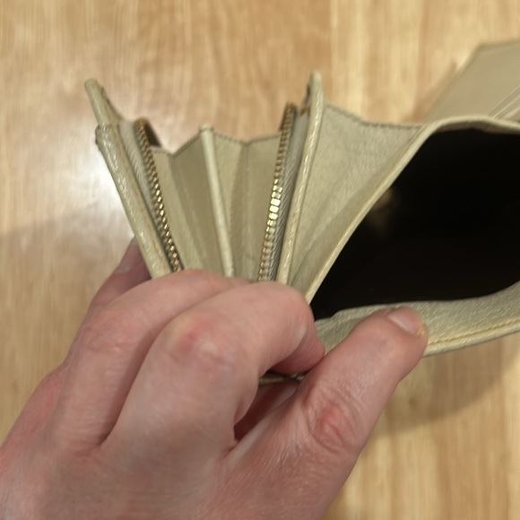 GUCCI WALLET - Picture 12 of 16